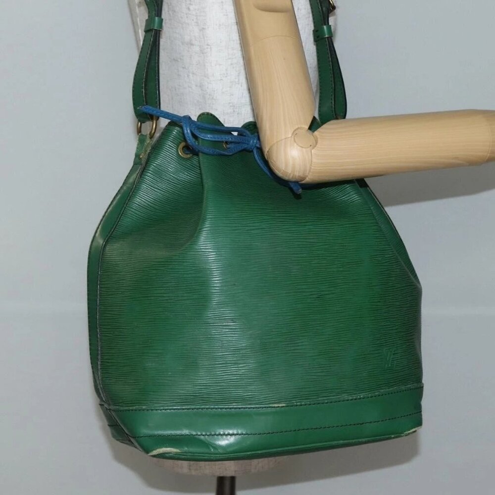 LOUIS VUITTON Epi Noe Shoulder Bag Bicolor Green Blue M44044 LV Auth 142714 - Picture 3 of 16